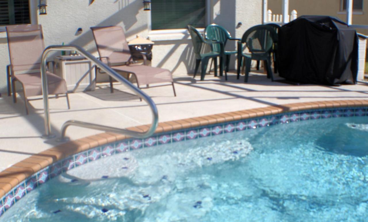 Craig House With Heated Pool On Small Lake Bradenton Exterior photo